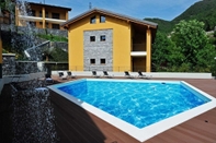 Swimming Pool Residence Eden Gardenia 12