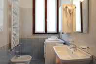 In-room Bathroom Residence Eden Magnolia 16