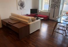 Common Space 5 Larius balcony on the lake