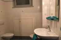 In-room Bathroom San Sisinnio Apartment Argegno