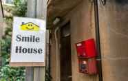 Luar Bangunan 6 Smile House