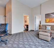 Common Space 5 TownePlace Suites by Marriott Detroit Allen Park