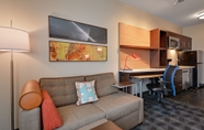 Common Space 2 TownePlace Suites by Marriott Detroit Allen Park