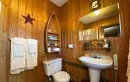 Toilet Kamar 6 The Gold Pan Motel