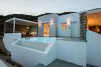 Swimming Pool Theros Luxury Villas