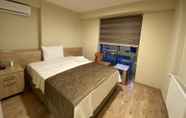 Kamar Tidur 4 Grand Life Hotel