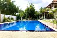 Swimming Pool Villa Shanthi