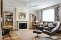 Common Space Beautiful 2 Bed 2 Bath Flat in South Kensington