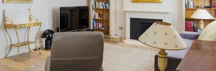 Lobby Beautiful 2 Bed 2 Bath Flat in South Kensington