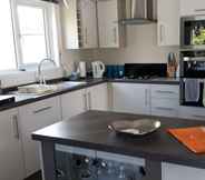 Others 6 A Luxury 6 Berth Lodge, Sleeps 6 a Real Home From Home in the Heart of a Forest