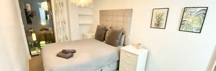 Bedroom 2-bed Apartment Parking Deep Cleaned Professionally