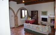 Lainnya 7 Apartment With Private Garden in Tuscany