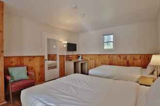 Bedroom 4 BestLiving Motel