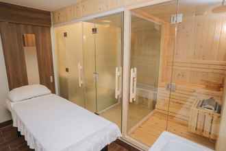 Kamar Tidur 4 Eyes Hotel