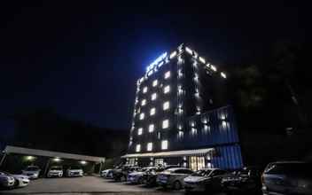 Luar Bangunan 4 Yongin Avenue Hotel