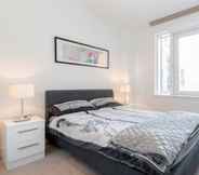 Kamar Tidur 5 Battersea Reach Luxury Apartments