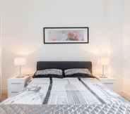 Kamar Tidur 3 Battersea Reach Luxury Apartments