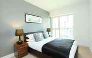 Bilik Tidur 4 Battersea Reach Luxury Apartments