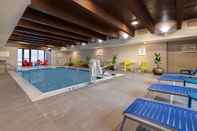 สระว่ายน้ำ Home2 Suites by Hilton Dekalb