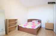 Bedroom 3 2-bed Apartment in London Woolwich