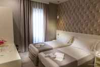 Bedroom Holygold Suite