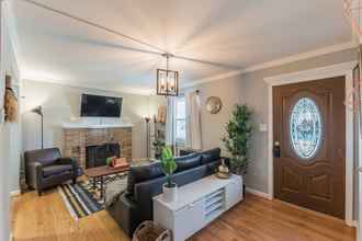 Lobby 4 Enchanting historic townhouse by CozySuites