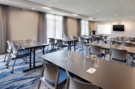 Functional Hall Fairfield Inn & Suites by Marriott Chicago Bolingbrook