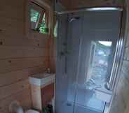 In-room Bathroom 6 Off Grid Hideaway on the West Coast of Scotland