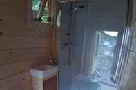 In-room Bathroom Off Grid Hideaway on the West Coast of Scotland