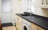 Bilik Tidur 2 Rose Cottage Captivating 1-bed Cottage in Bangor