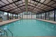 Swimming Pool Perfectly On Pointe 3 Bedroom Condo by Redawning