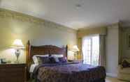 Bedroom 4 Phoenix Inn Resort