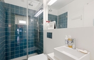 In-room Bathroom 2 Stunning 1 Bedroom Apartment Near Alfama