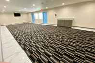 Functional Hall SureStay Plus Hotel by Best Western Ada