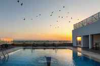 Swimming Pool Radisson Hotel Sfax