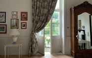 Bedroom 6 Chambres d'hôtes au bord du Cher avec vue sur le Château