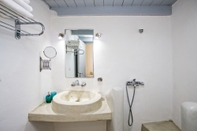 ห้องน้ำภายในห้อง Aster House Agios Sostis