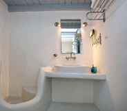 In-room Bathroom 6 Violet House Agios Sostis