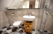 In-room Bathroom 2 BeCycle Sustainable Stay and Travel