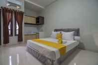 Bedroom Aziz Guest House Syariah