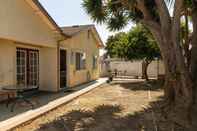 Exterior Cozy 2-bedroom in East Palo Alto