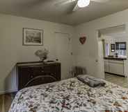 Bedroom 3 Cozy 1-bedroom Home, 5min to Pleasant Hill Bart