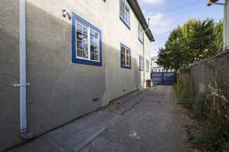 Exterior 4 Cozy, Modern 3-bedroom in Oakland