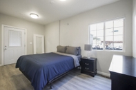 ห้องนอน Cozy, Modern 3-bedroom in Oakland