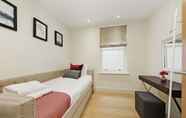 Bedroom 7 Fitzrovia by CAPITAL