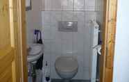 Toilet Kamar 4 Ferienwohnung Weber