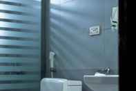 In-room Bathroom Rawabi Al Khobar Hotel