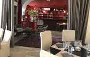 Bar, Cafe and Lounge 7 La Margelle