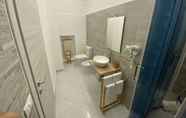 In-room Bathroom 6 Villa Leucatia Bed&Events