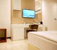 In-room Bathroom 6 Sela Hotel